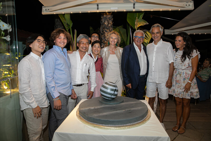 Park Eun Sun and his family, Stefano Contini and his family, Andrea and Veronica Bocelli